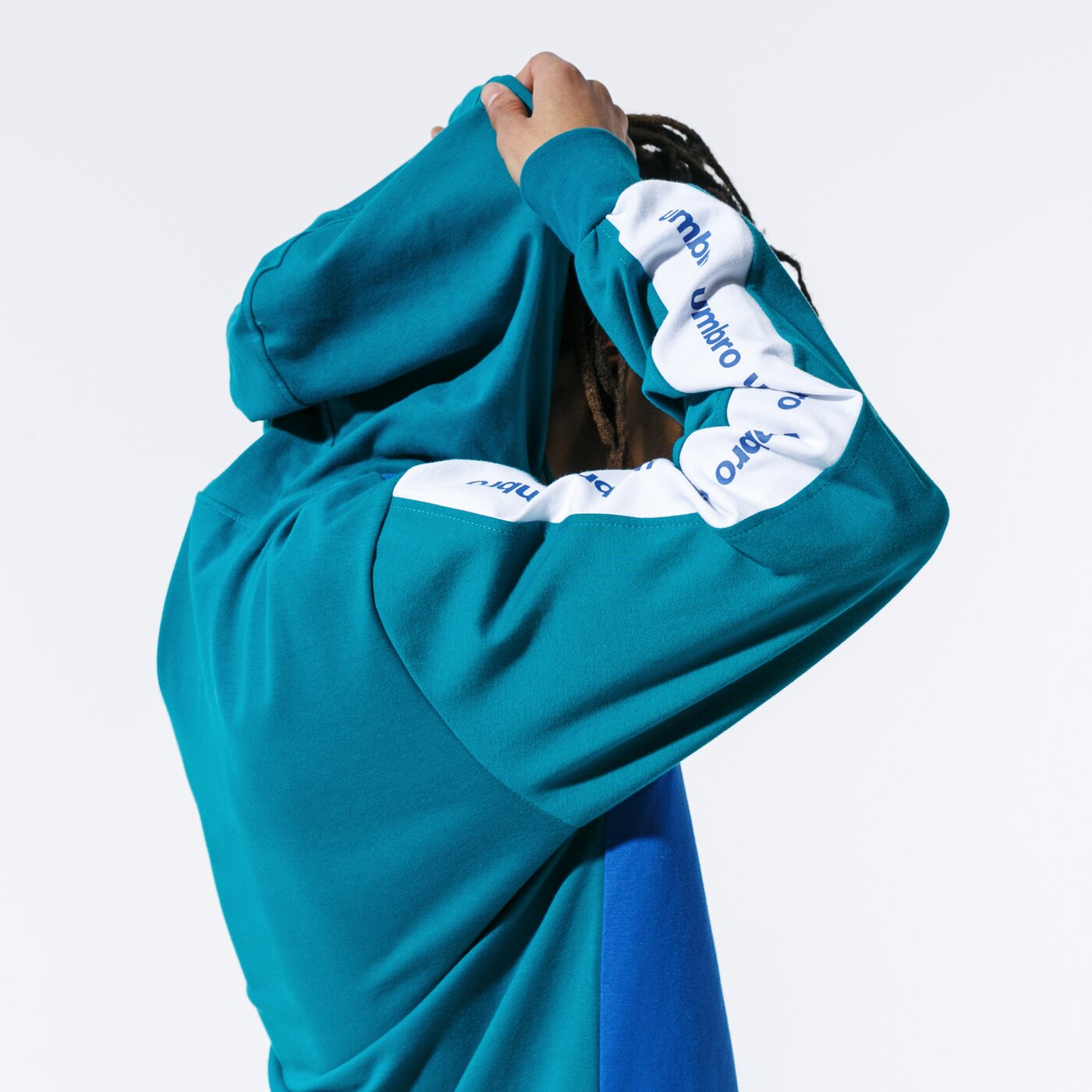 Мъжки суичър UMBRO СУИТЧЪР С КАЧУЛКА RETRO HOODY BLU/WHT/GRN ul39blm81002 цвят зелен