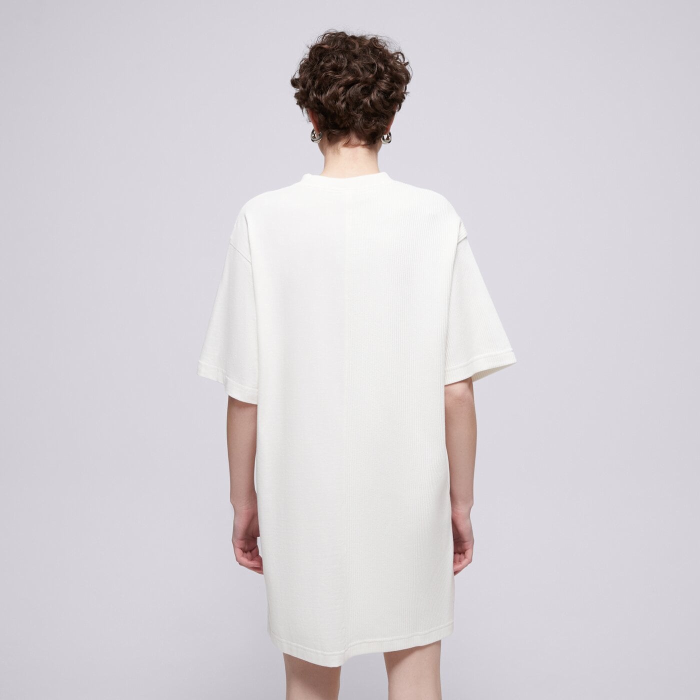 Дамски REEBOK РОКЛЯ CL AE TEE  ic8098 цвят бял