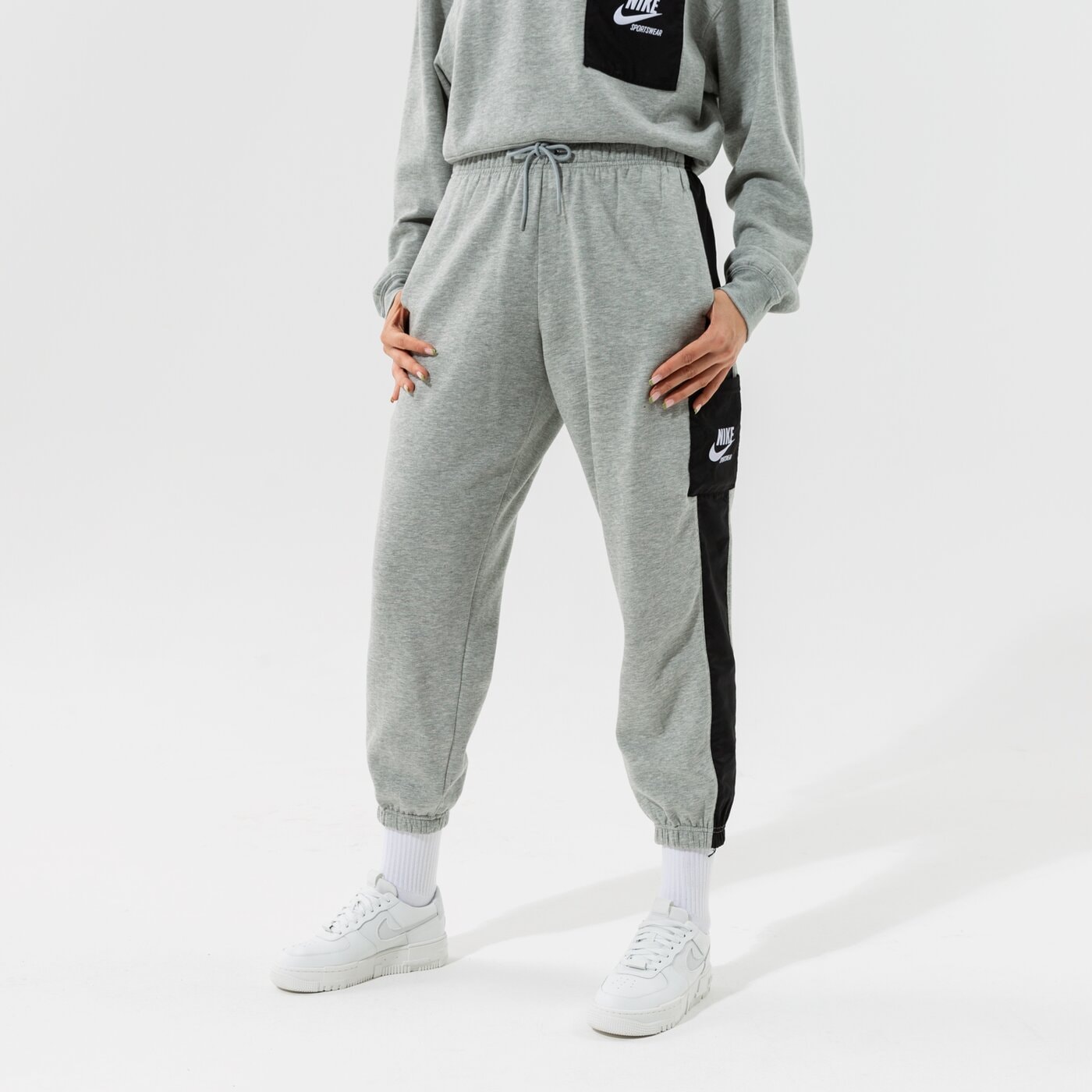 Дамски панталони NIKE ПАНТАЛОНИ W NSW FLC MR JGGR HTG dd5679-063 цвят сив