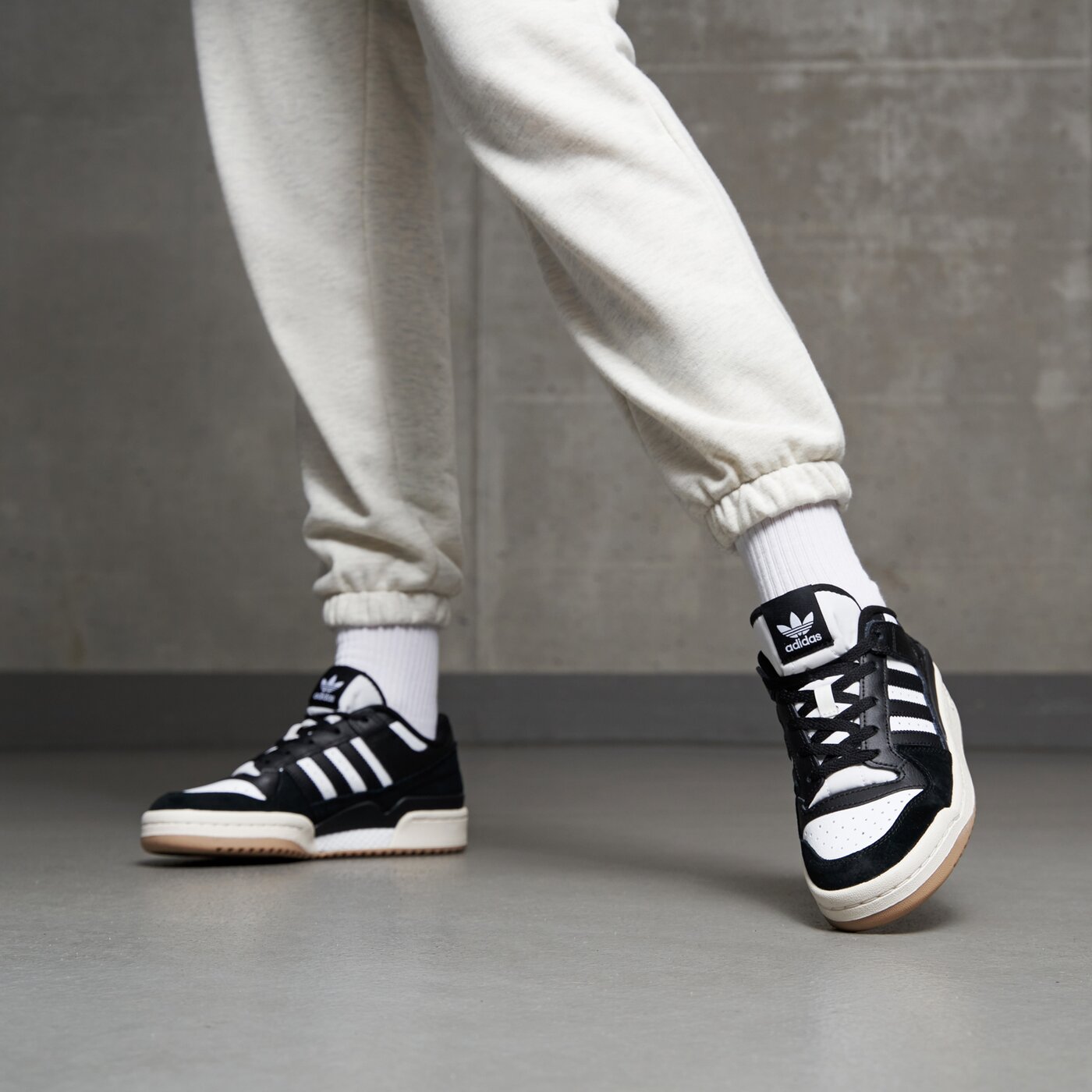 Детски маратонки ADIDAS FORUM LOW CL J id6862 цвят черен