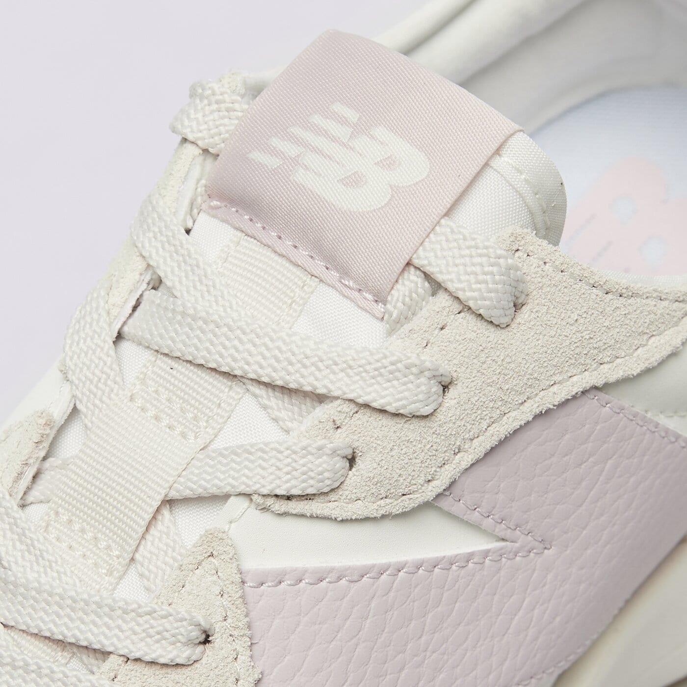 Дамски маратонки NEW BALANCE 327  ws327or цвят бежов