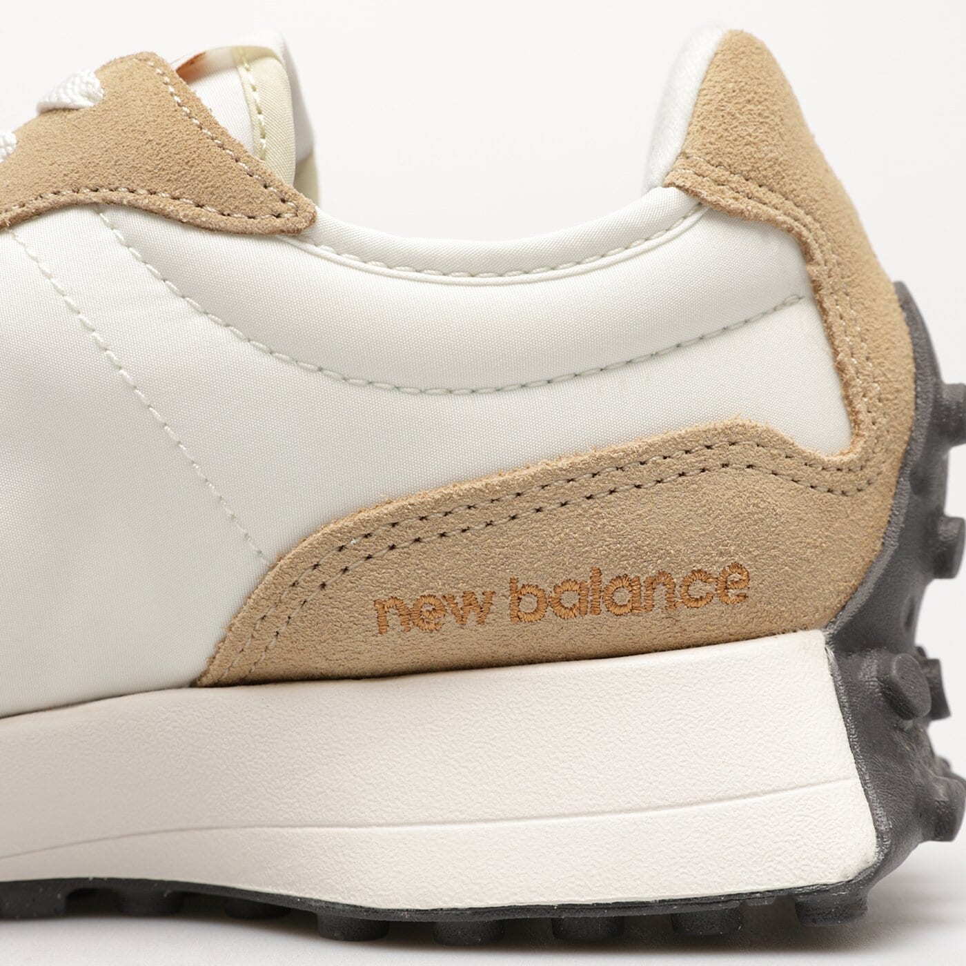 Дамски маратонки NEW BALANCE 327  ws327pt цвят бежов