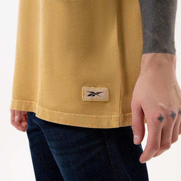 Мъжка тениска REEBOK ТЕНИСКА CLASSIC NATURAL DYE TEE hk7090 цвят горчица