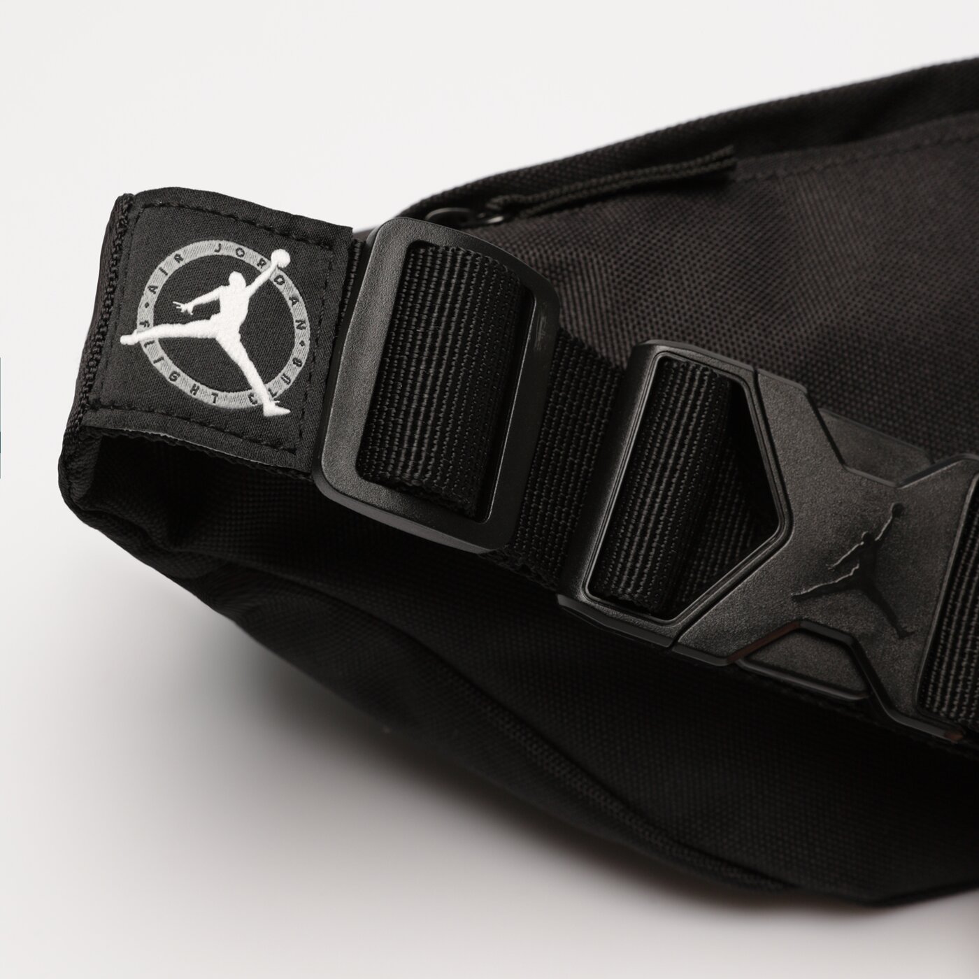 Дамска чанта за кръст JORDAN ЧАНТА MJ MVP FLIGHT CROSSBODY BAG 9a0738023 цвят черен