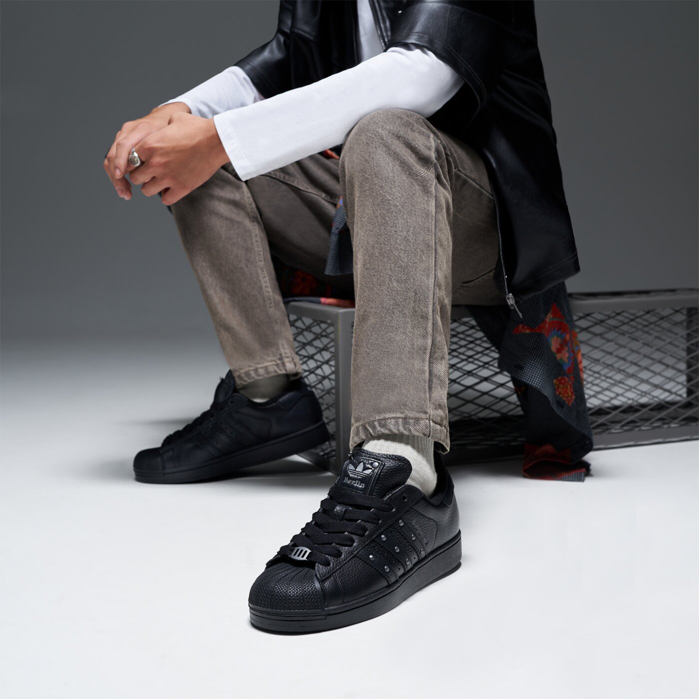 Мъжки маратонки ADIDAS SUPERSTAR  jq3225 цвят черен