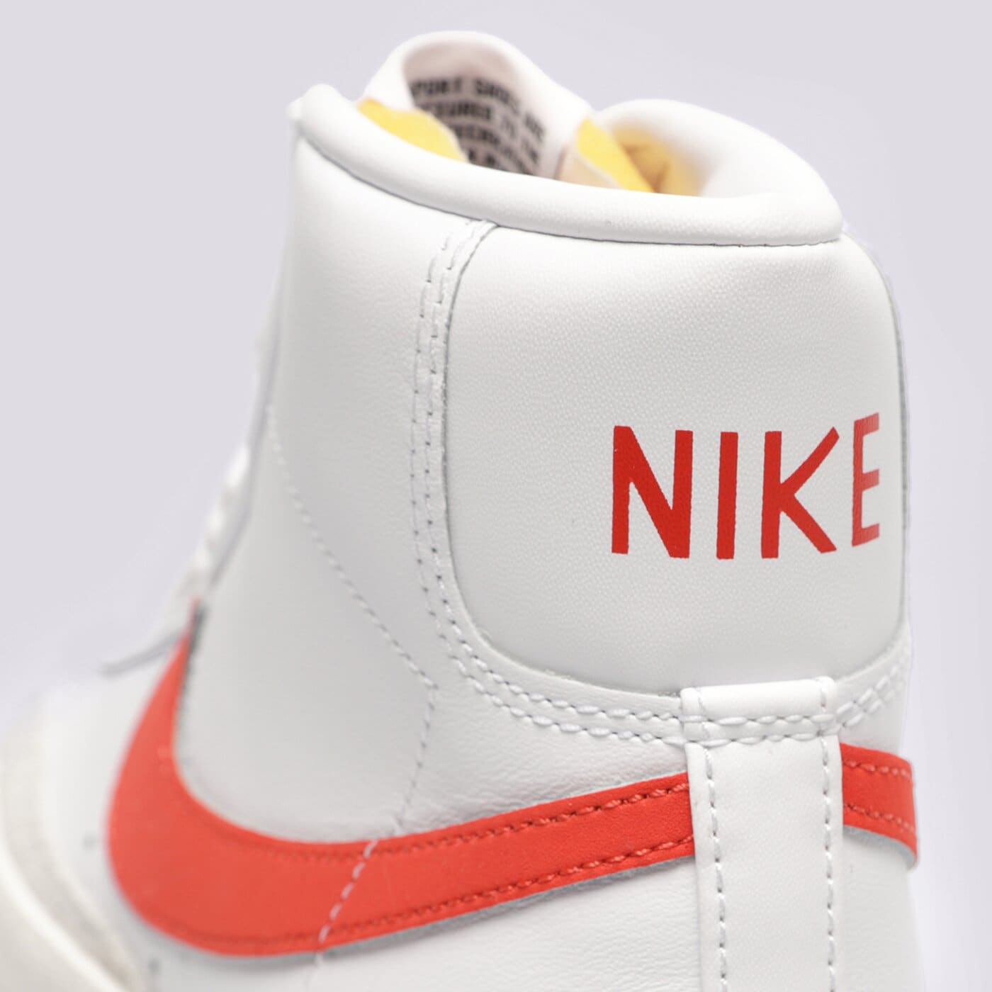 Дамски маратонки NIKE BLAZER MID 77 cz1055-101 цвят бял