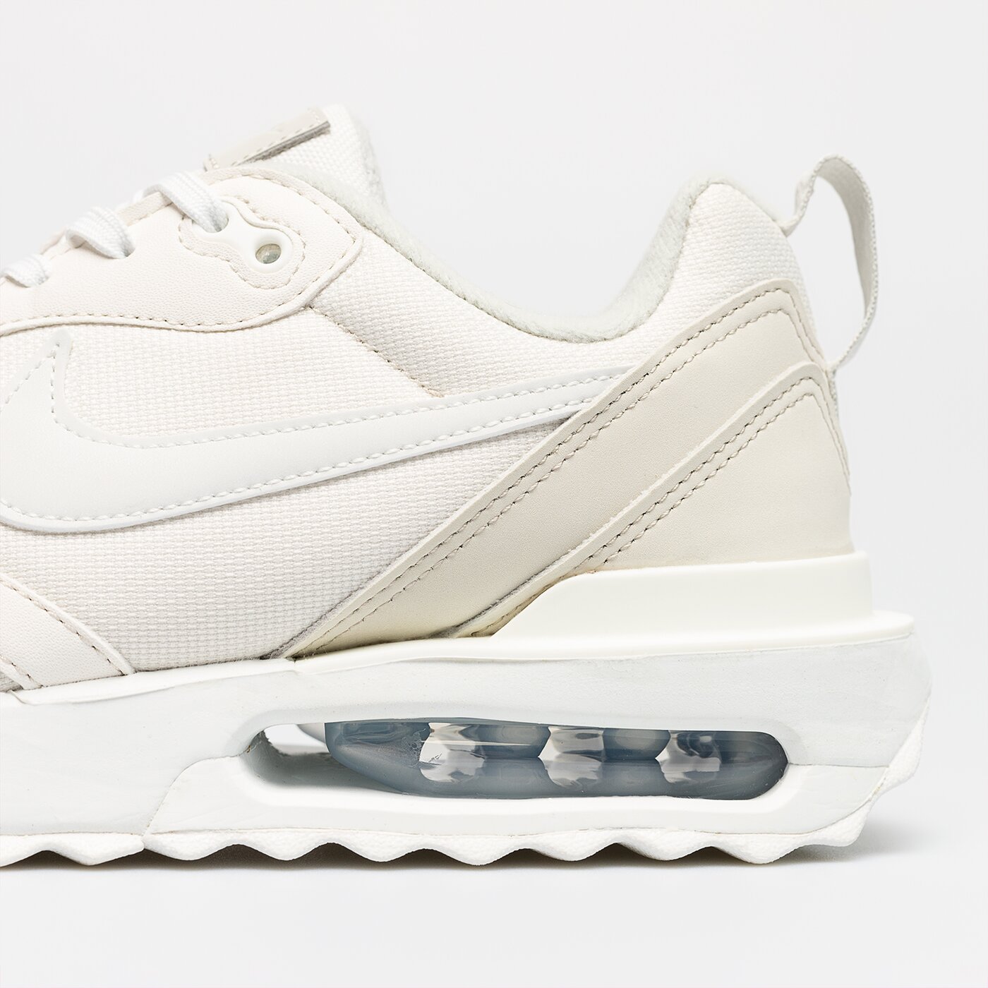 Дамски маратонки NIKE AIR MAX DAWN dm8261-001 цвят бежов