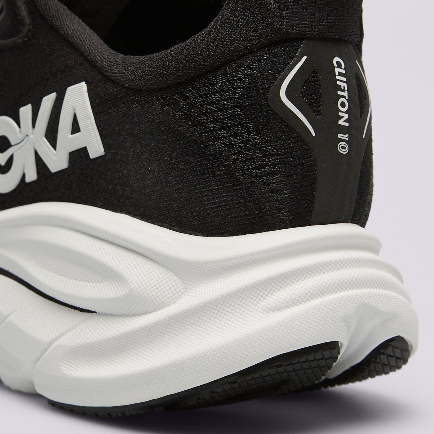 Дамски маратонки HOKA CLIFTON 10 1162031bwht цвят черен