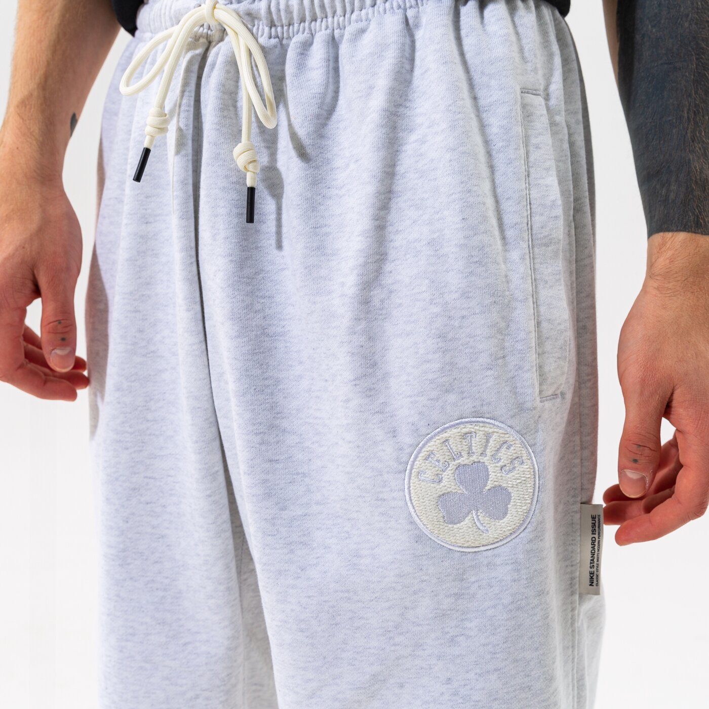 Мъжки панталони NIKE ПАНТАЛОНИ BOS M NK DF STD ISSUE PANT NBA db0941-051 цвят сив