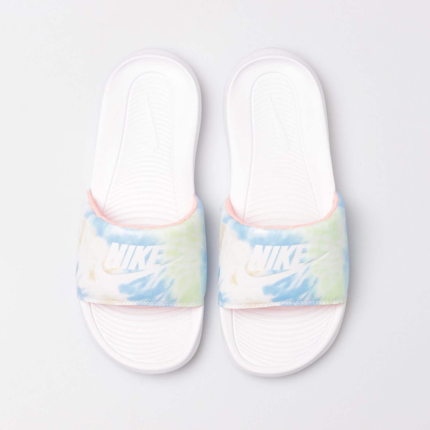 Дамски чехли и сандали NIKE VICTORI PRINT cn9676-101 цвят бял