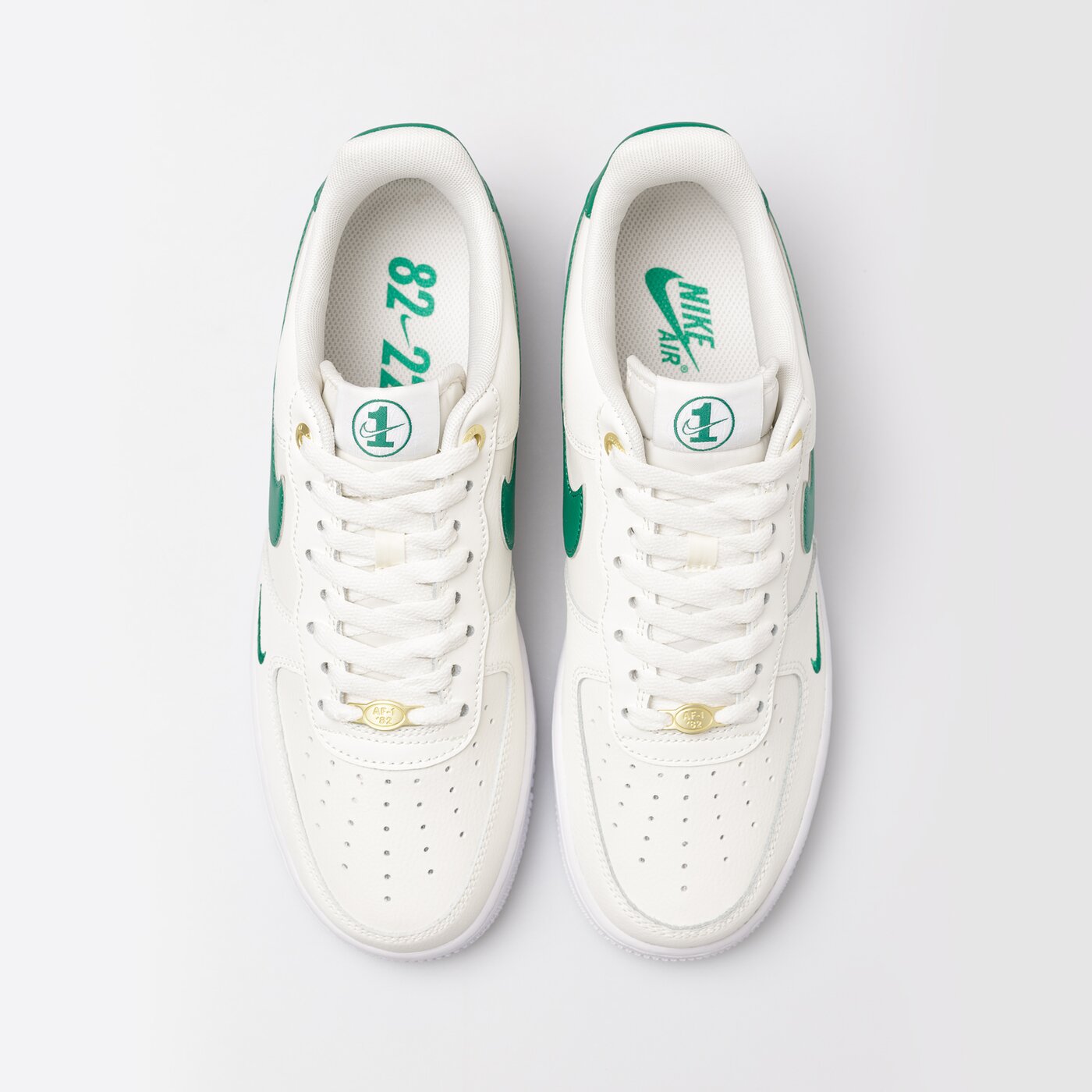 Мъжки маратонки NIKE AIR FORCE 1 '07 LV8 40TH dq7658-101 цвят бежов