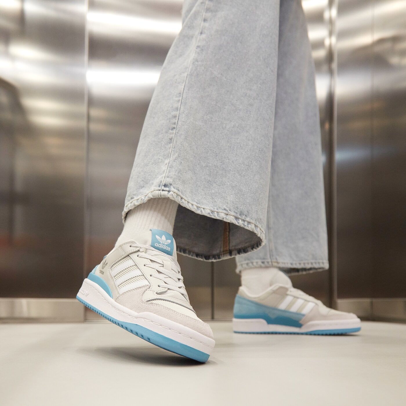 Детски маратонки ADIDAS FORUM LOW CL J hq7165 цвят сив