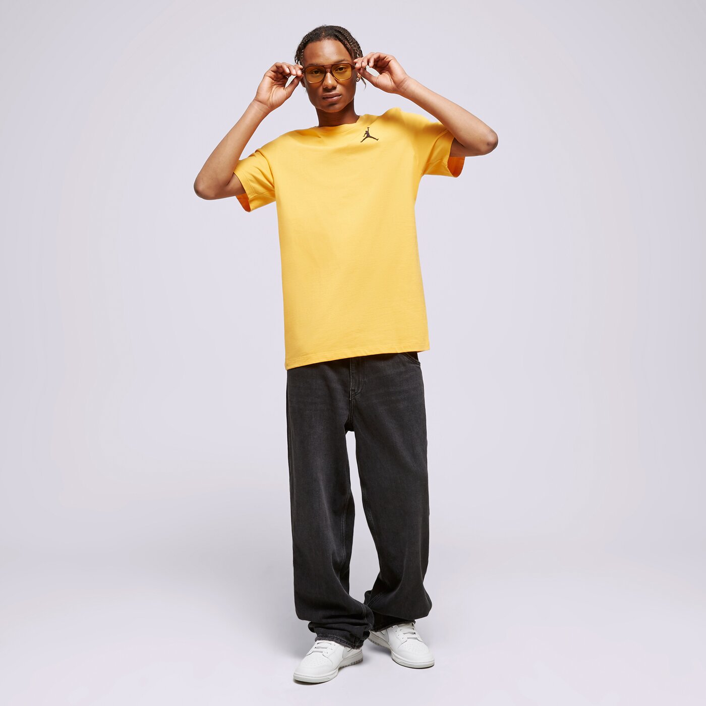 Мъжка тениска JORDAN ТЕНИСКА M J JUMPMAN EMB SS CREW dc7485-717 цвят оранжев