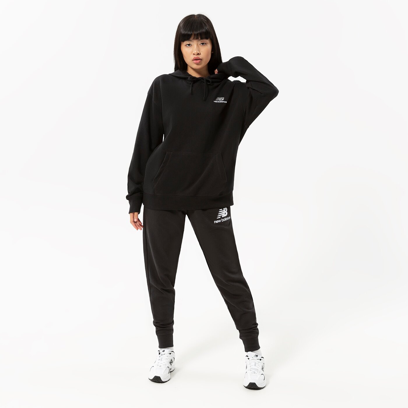 Мъжки панталони NEW BALANCE ПАНТАЛОНИ NB ESSENTIALS STACKED LOGO SWEATPANT mp03558bk цвят черен