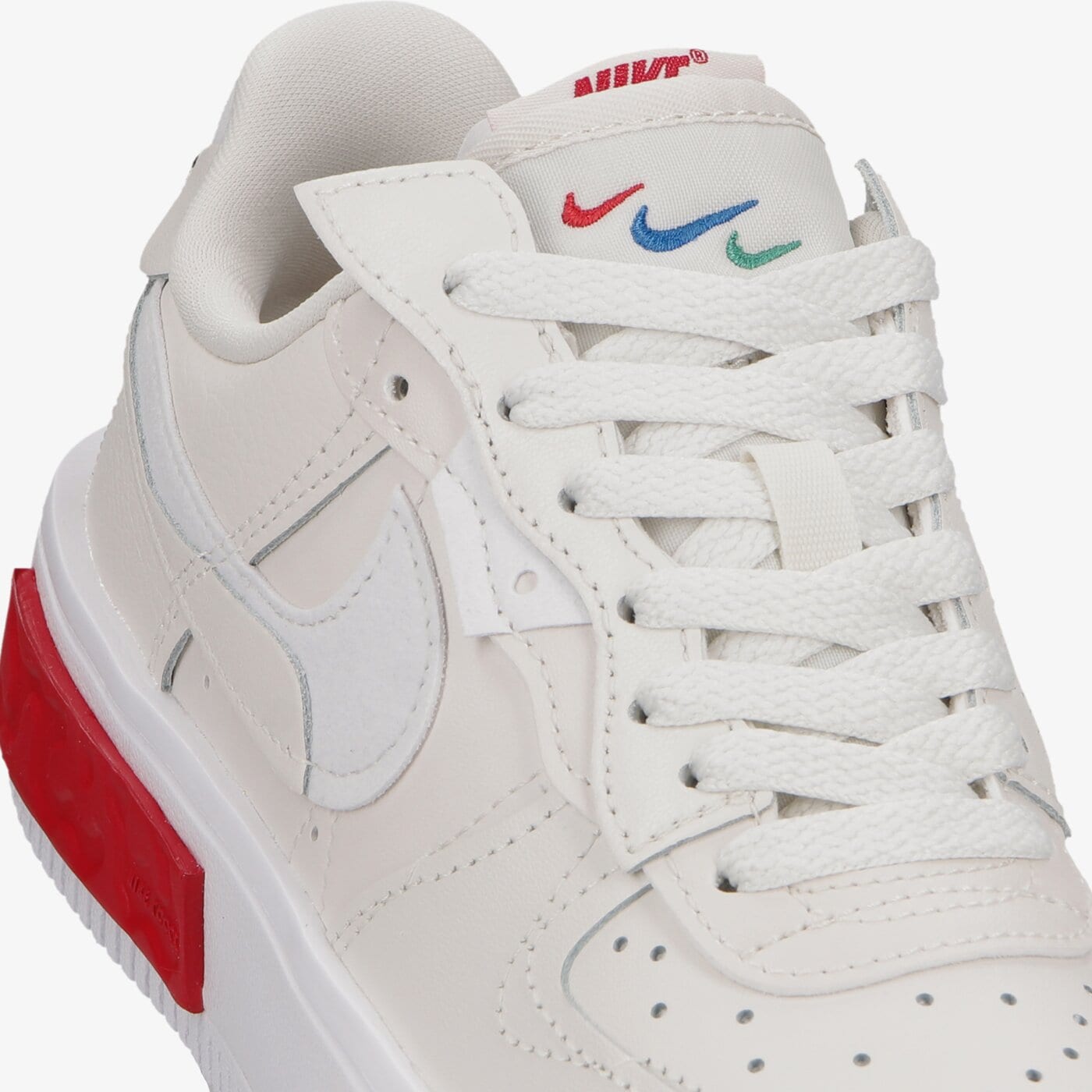 Дамски маратонки NIKE AIR FORCE 1 FONTANKA dh1290-001 цвят бежов