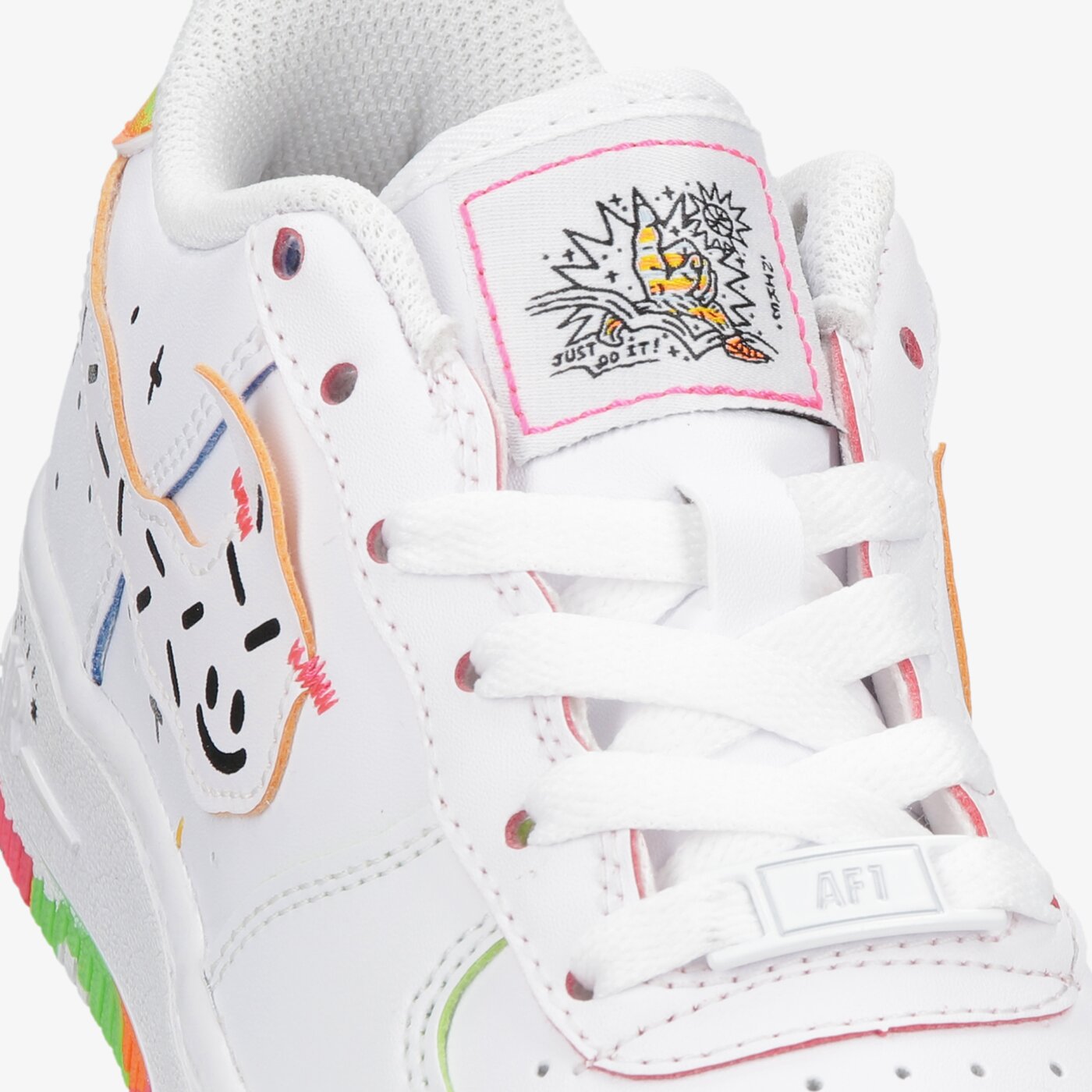 Детски маратонки NIKE AIR FORCE 1 LV8 (GS) dv1366-111 цвят бял