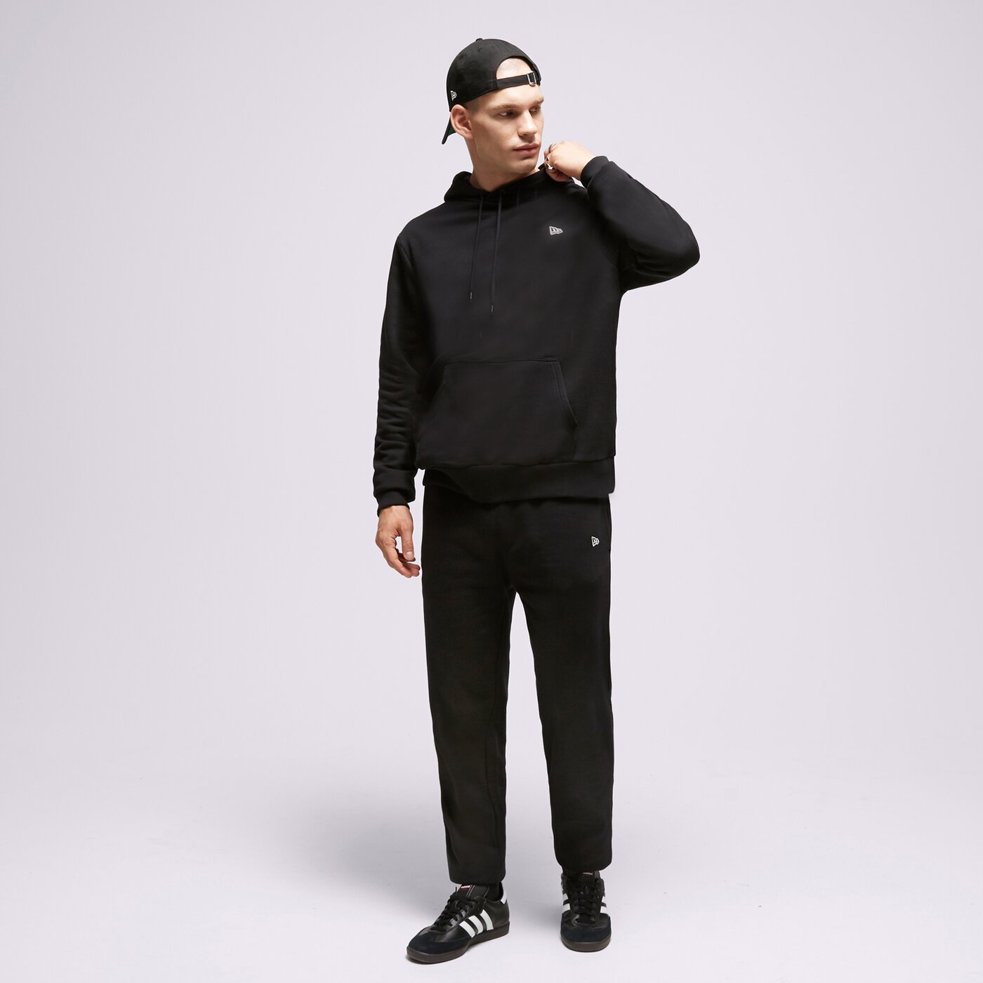 Мъжки панталони NEW ERA ПАНТАЛОНИ NE ESSENTLS JOGGER NONE 60416741 цвят черен