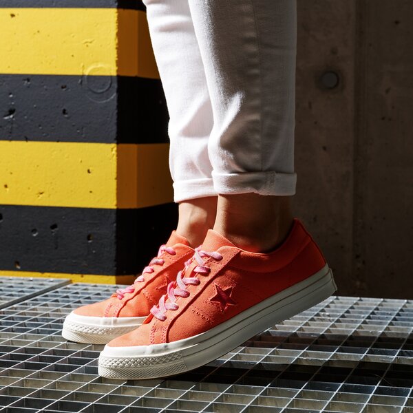 Дамски маратонки CONVERSE ONE STAR 564152c цвят оранжев