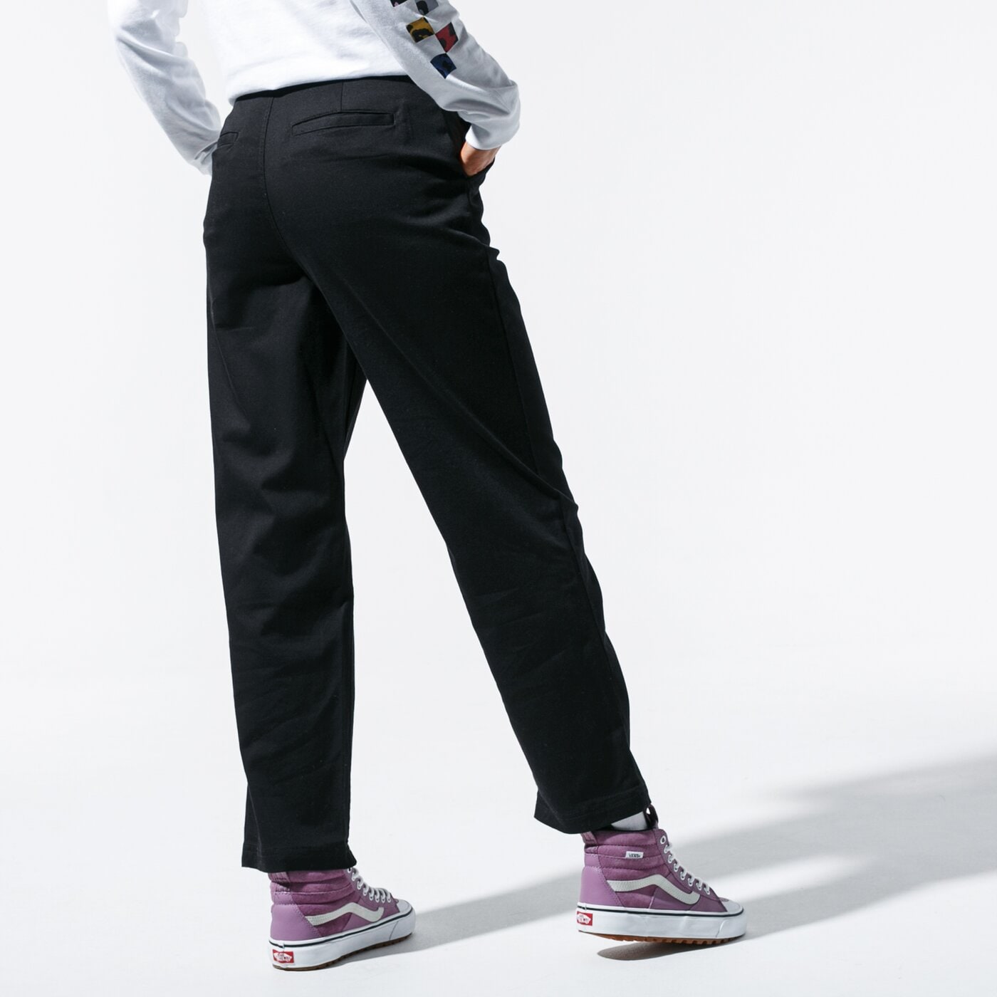 Дамски панталони VANS ПАНТАЛОНИ WM AUTHENTIC CHINO WMN BLACK vn0a47seblk1 цвят черен