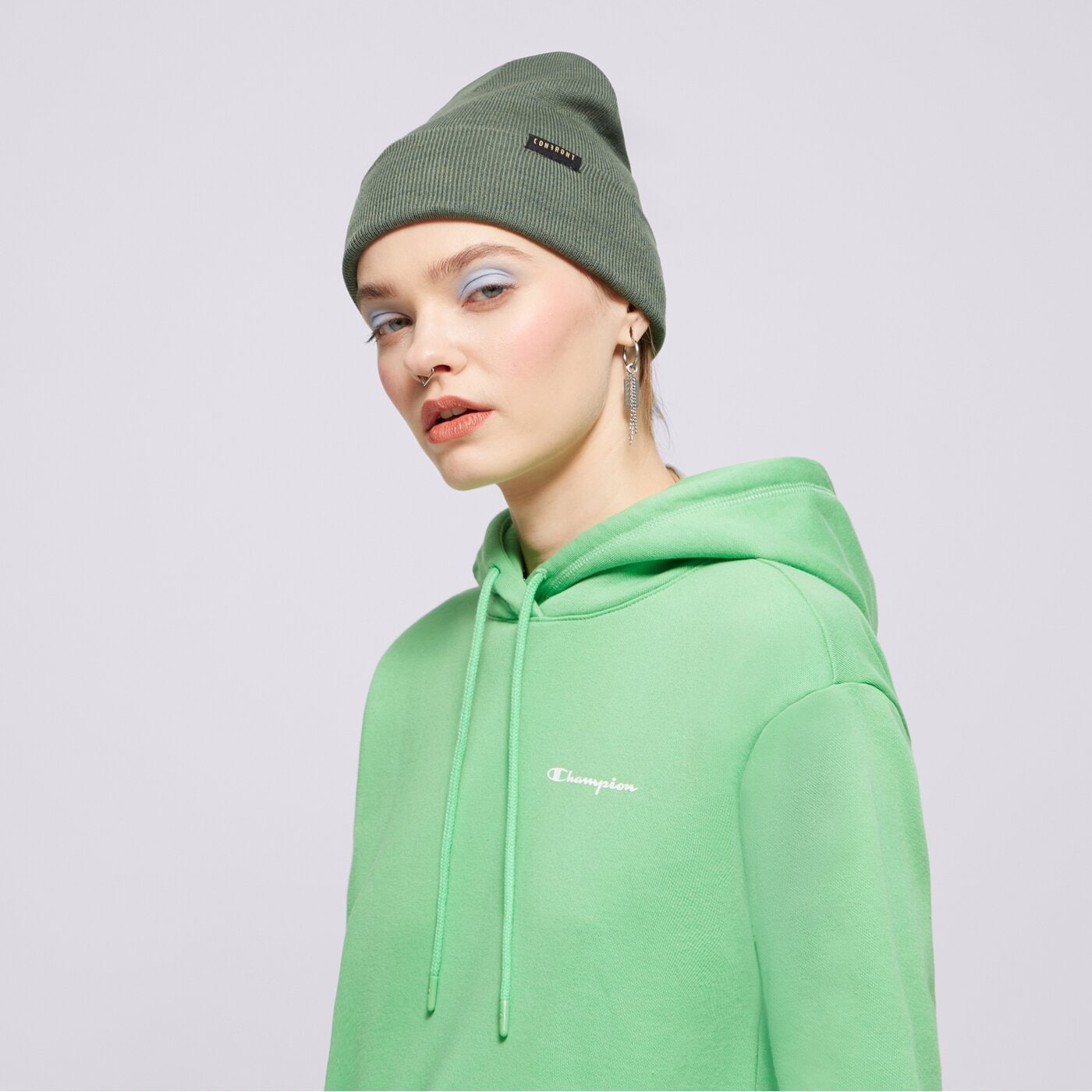 Дамска зимна шапка CONFRONT ШАПКА CLASSIC BEANIE cf323hat90004 цвят зелен