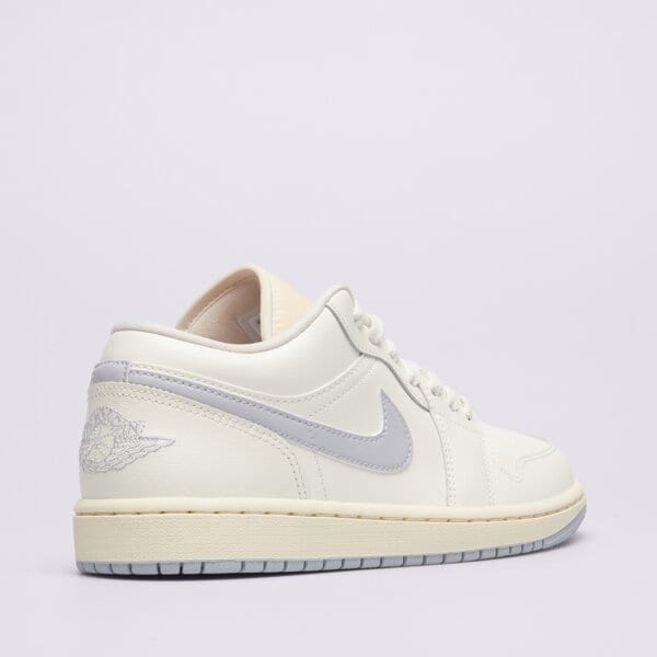 Дамски маратонки WMNS AIR JORDAN 1 LOW dc0774-106 цвят бежов