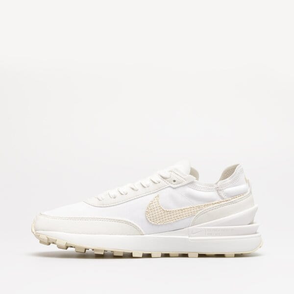 Дамски маратонки NIKE WAFFLE ONE dm7604-100 цвят бял