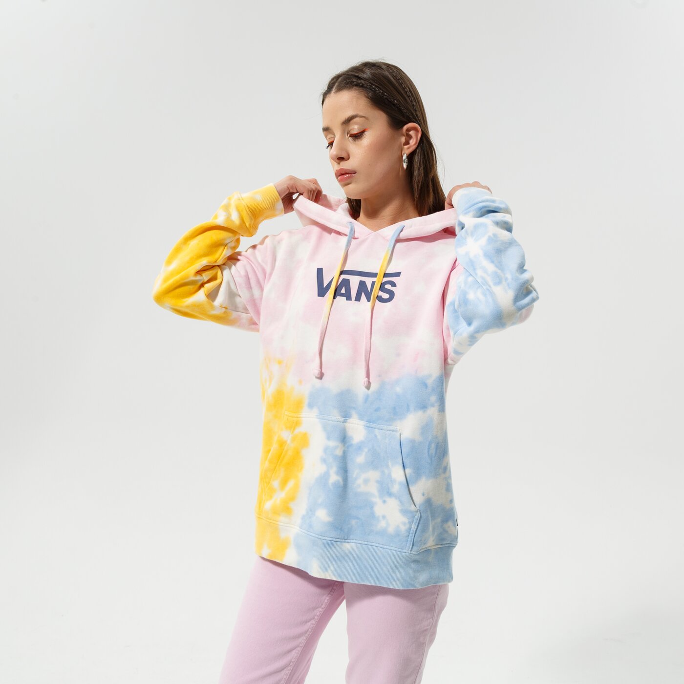 Дамски суичър VANS СУИТЧЪР С КАЧУЛКА TRI-DYE BFF HOODIE vn0a5lo4v1c1 цвят многоцветен