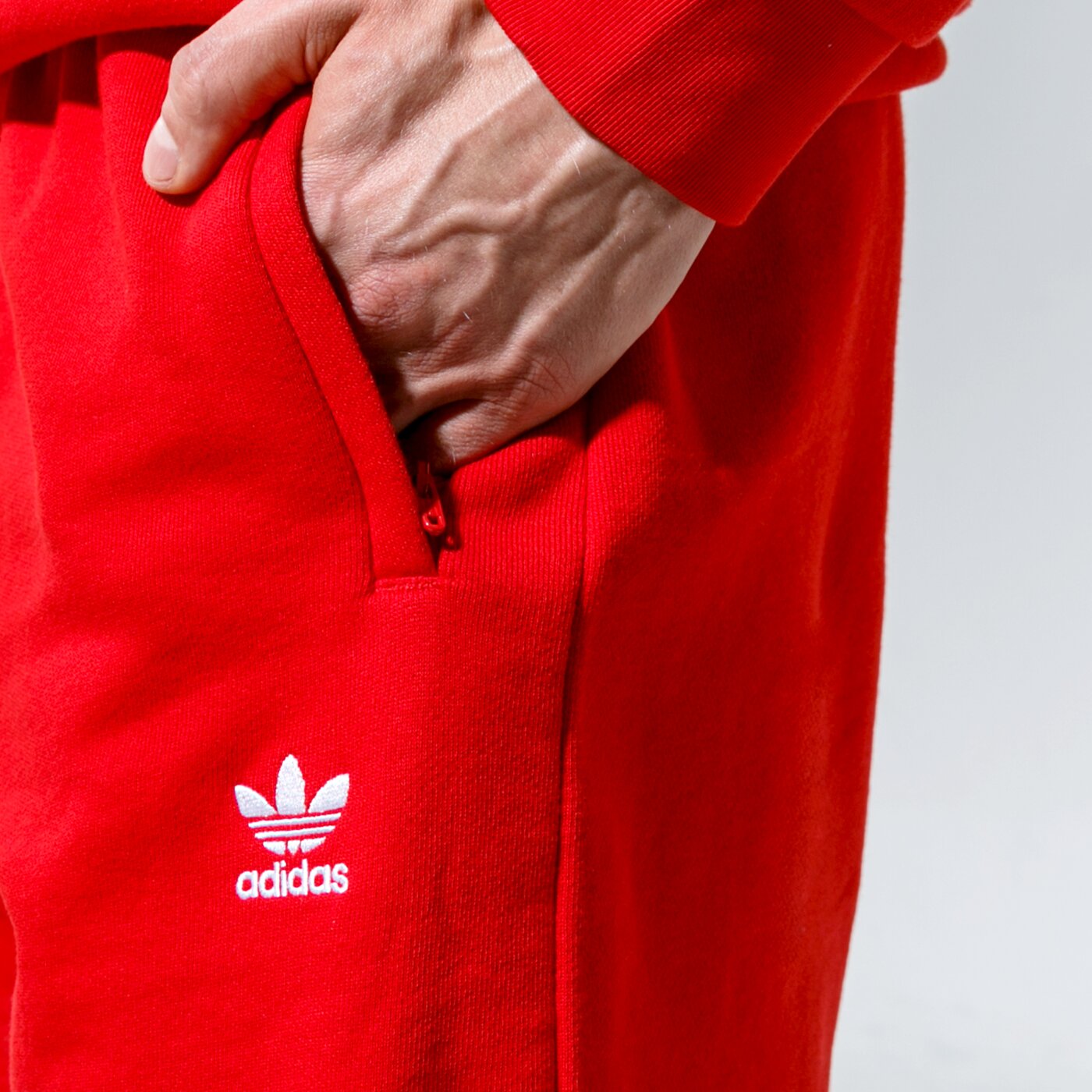 Мъжки къси панталони ADIDAS ШОРТИ ESSENTIAL SHORT gd2556 цвят червен