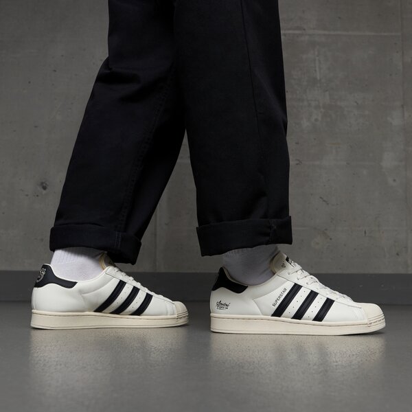 Мъжки маратонки ADIDAS SUPERSTAR  gz2203 цвят бежов