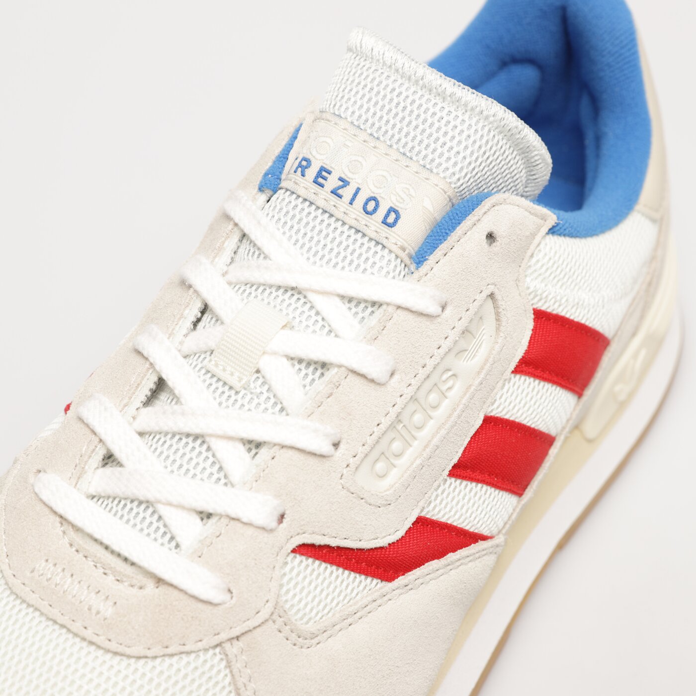 Мъжки маратонки ADIDAS TREZIOD 2 hp3121 цвят бежов