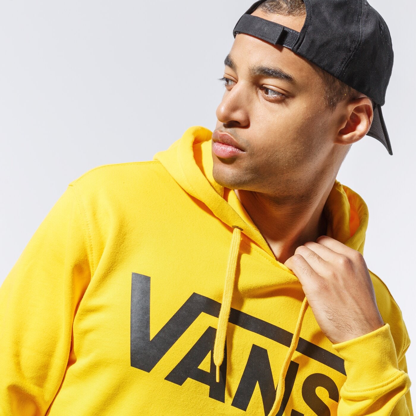 Мъжки суичър VANS СУИТЧЪР С КАЧУЛКА VANS CLASSIC PO HOODIE II vn0a456b85w1 цвят жълт