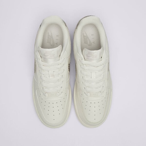 Дамски маратонки NIKE WMNS AIR FORCE 1 '07 REC dd8959-002 цвят бежов