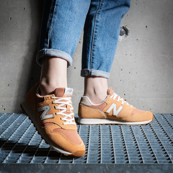 Дамски маратонки NEW BALANCE 373  wl373sd2 цвят кафяв
