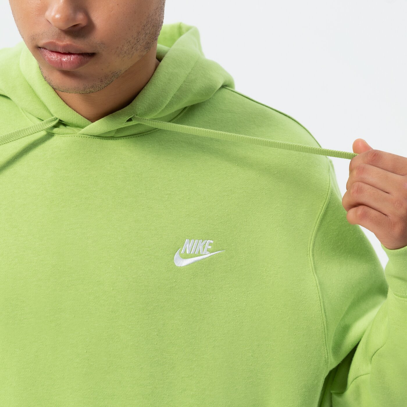 Мъжки суичър NIKE СУИТЧЪР С КАЧУЛКА SPORTSWEAR CLUB FLEECE bv2654-332 цвят зелен