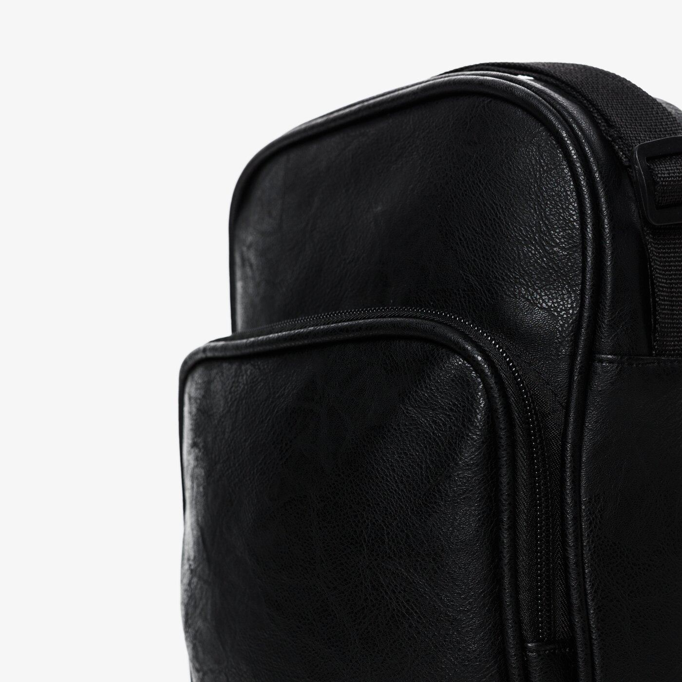 Мъжки сак CONFRONT ЧАНТА LABEO cf19tom51001 цвят черен