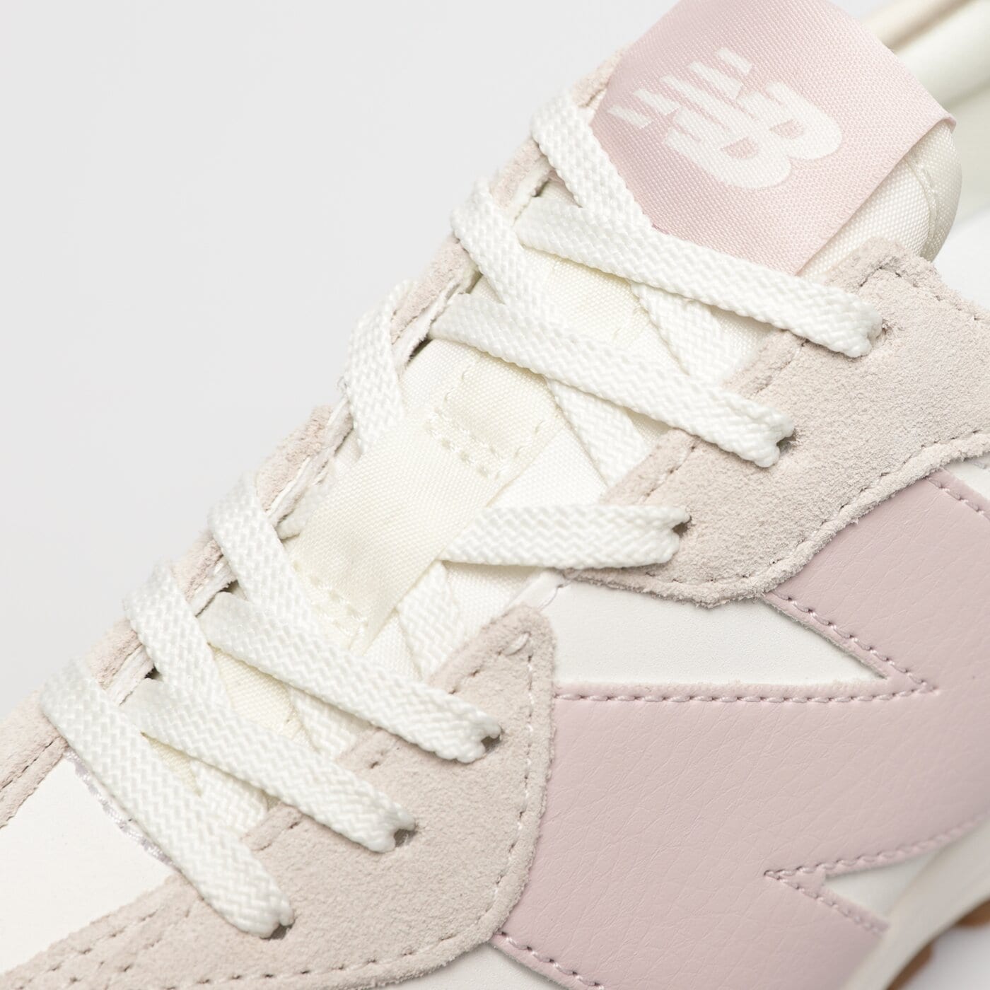 Дамски маратонки NEW BALANCE 327  ws327al цвят розов