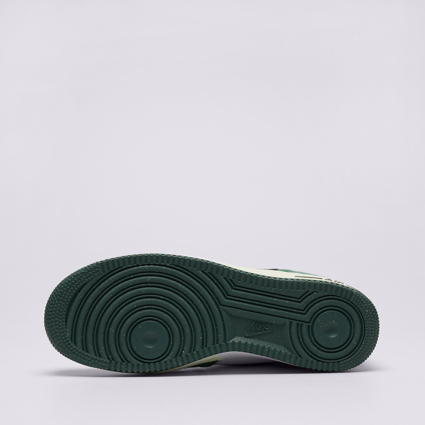 Мъжки маратонки NIKE AIR FORCE 1 '07 LV8 fq8713-100 цвят зелен