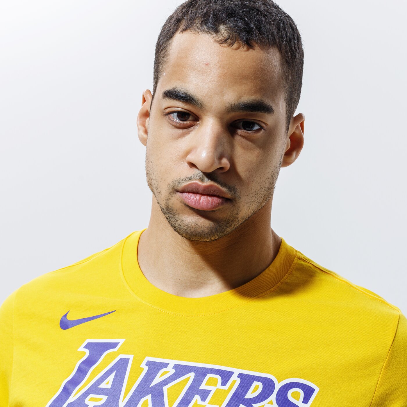 Мъжка тениска NIKE ТЕНИСКА LAKERS JAMES TEE NBA cv8528-730 цвят жълт