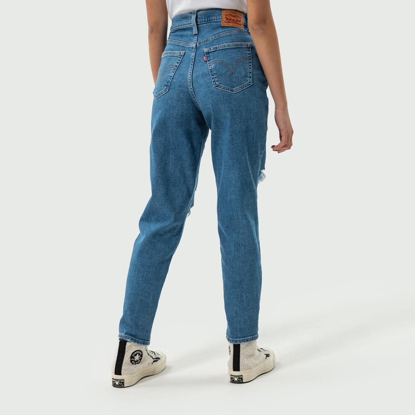 Дамски панталони LEVI'S ПАНТАЛОНИ HIGH WAISTED MOM JEAN 26986-0016 цвят син