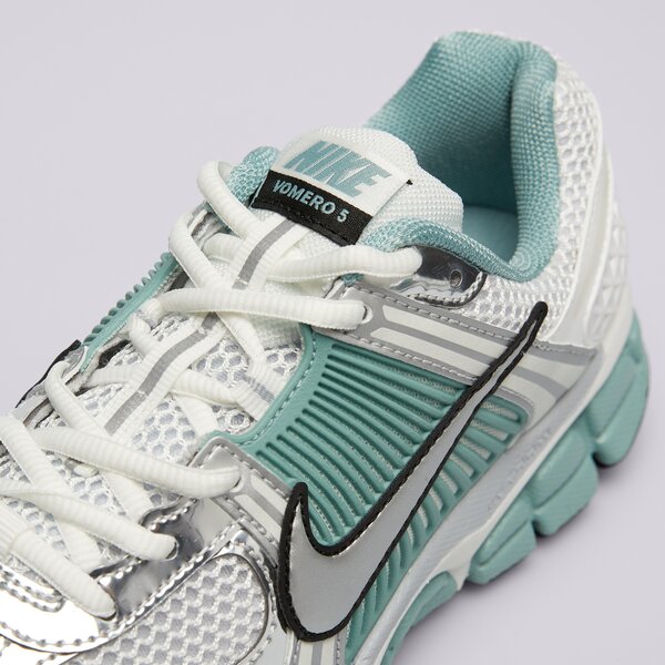 Дамски маратонки NIKE W ZOOM VOMERO 5 NEWS hf1877-101 цвят бял