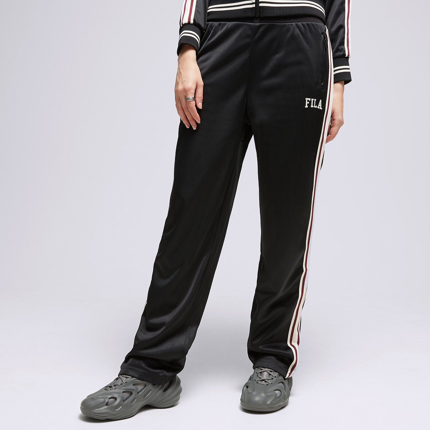 Дамски панталони FILA ПАНТАЛОНИ STRIPE PLY PNT BK/PK liloblk цвят черен