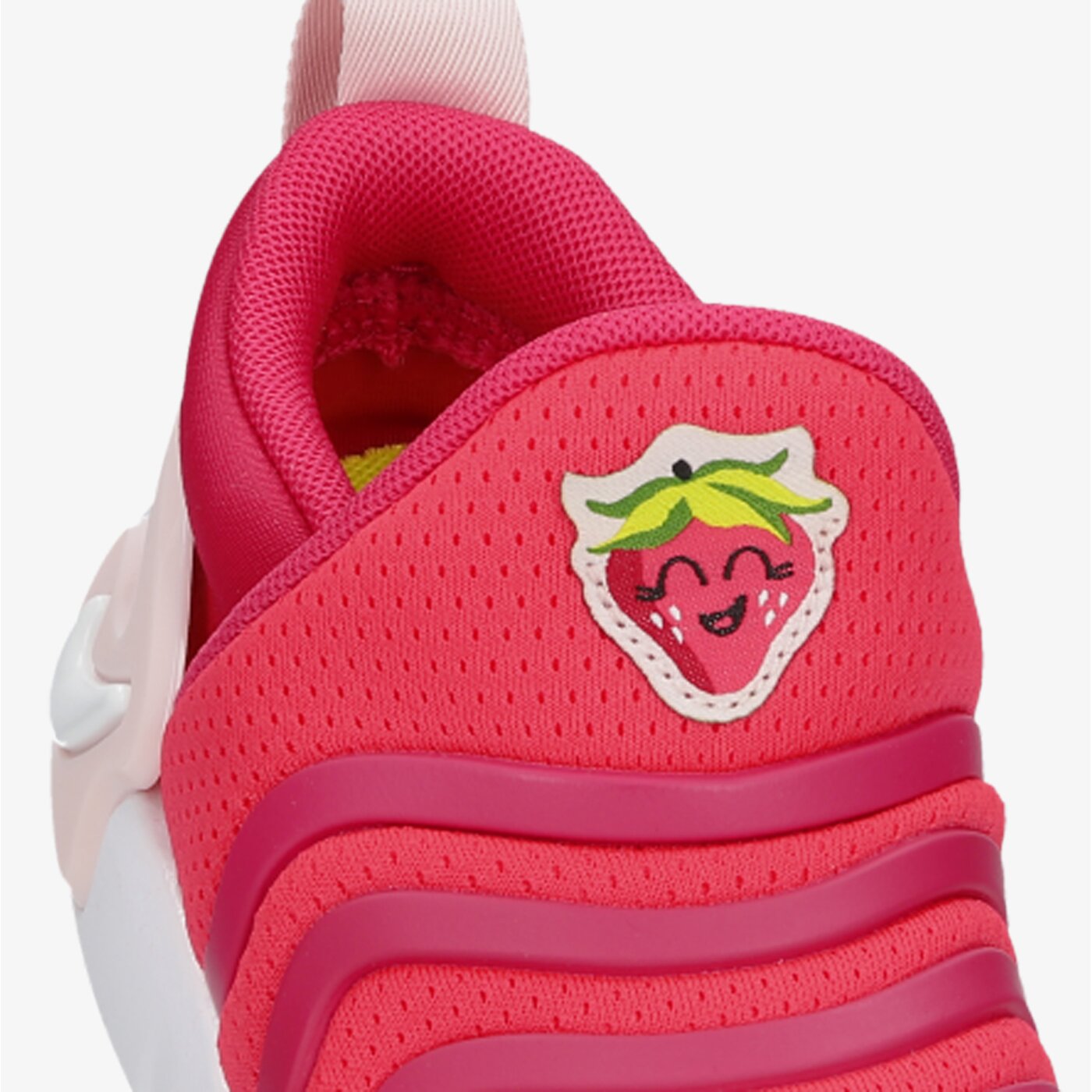 Детски маратонки NIKE DYNAMO GO! SE  do9376-600 цвят червен