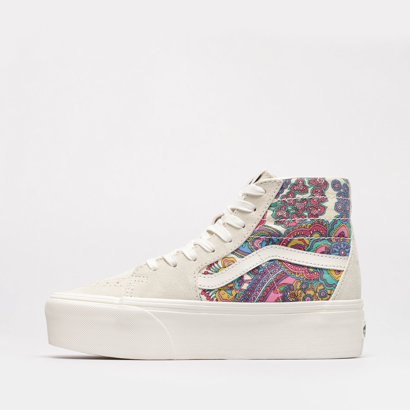 Дамски маратонки VANS UA SK8-HI TAPERED STACKFORM vn0a7q5pdjr1 цвят бял