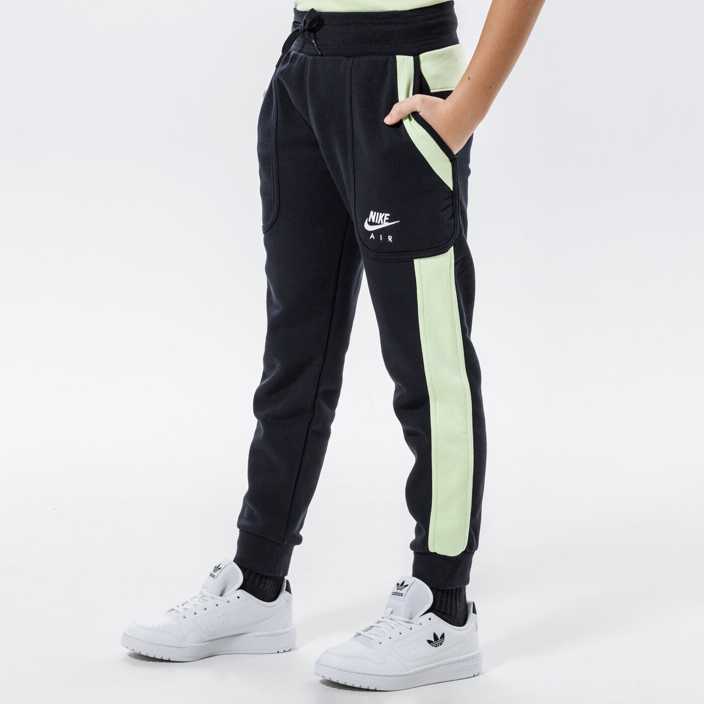 Детски панталони NIKE ПАНТАЛОНИ AIR BOY da0710-010 цвят черен