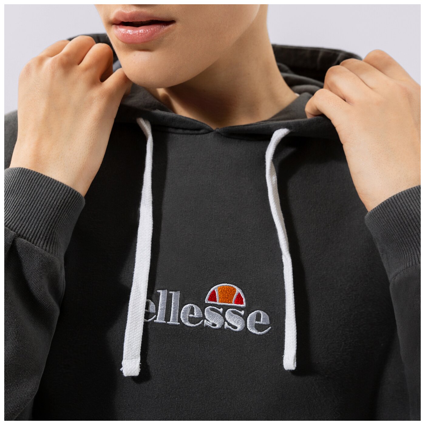 Дамски суичър ELLESSE СУИТЧЪР С КАЧУЛКА TRIPHALAАНЦУГS BLK sgk13152011 цвят черен