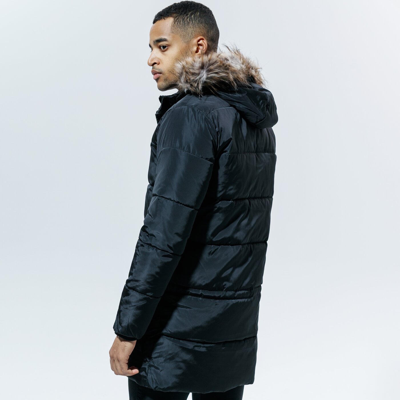 Мъжко зимно яке CHAMPION ЯКЕ ЗИМНО PARKA JACKET MM 216391kk001 цвят черен