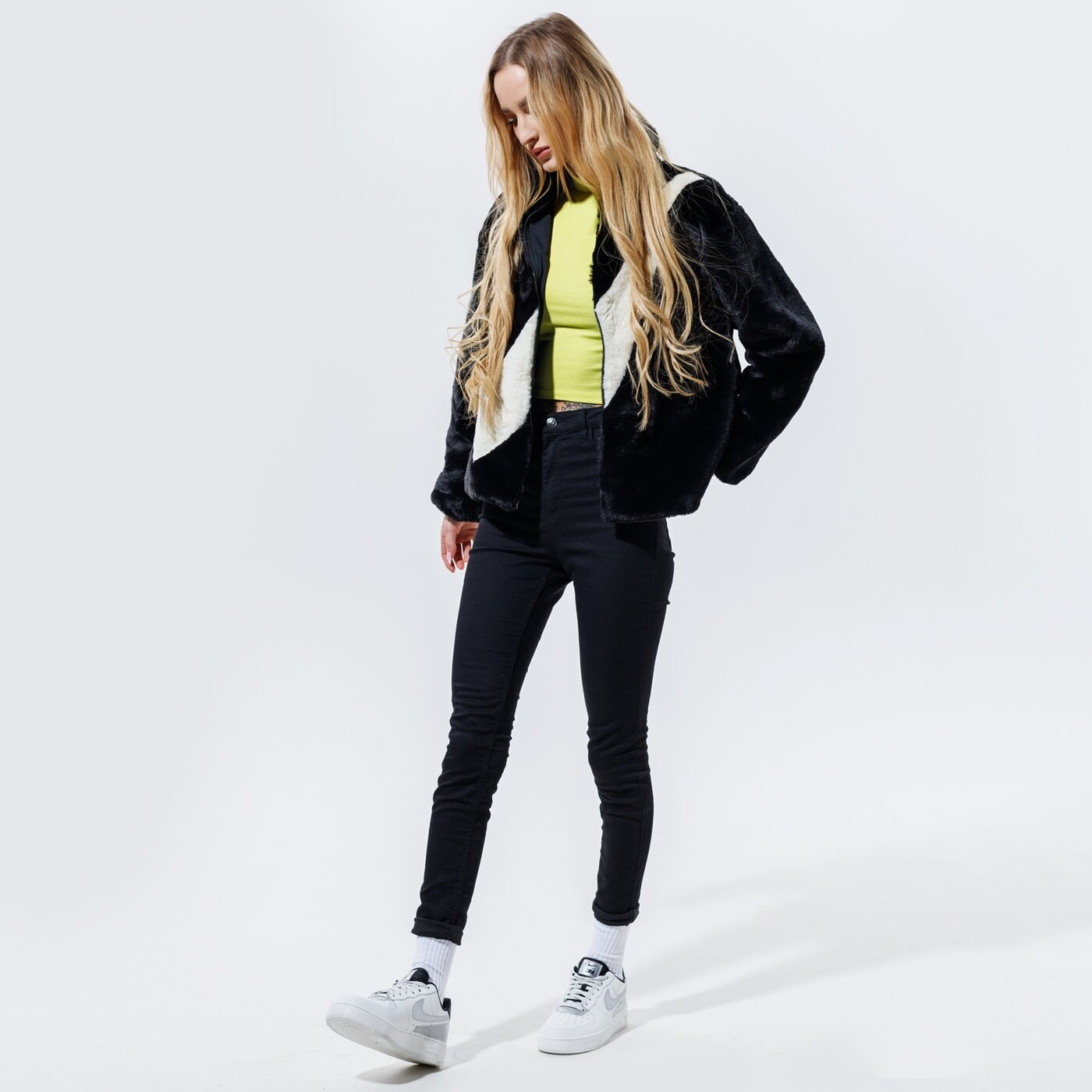 Дамски суичър NIKE СУИТЧЪР СЪС ЗАКОПЧАВАНЕ SPORTSWEAR cu6558-010 цвят черен