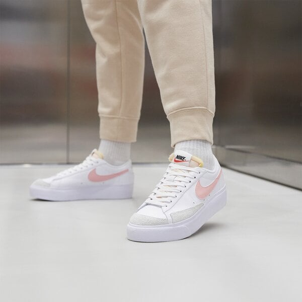 Дамски маратонки NIKE BLAZER LOW PLATFORM  dj0292-103 цвят бял