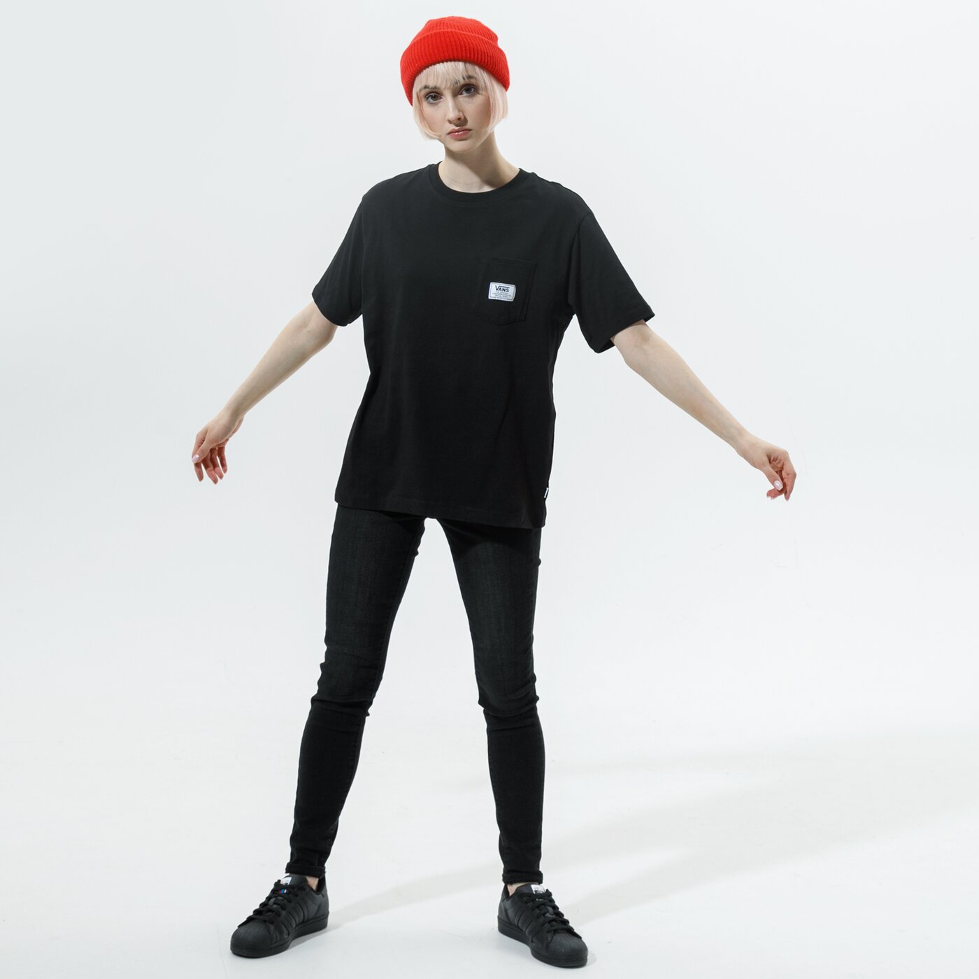 Дамска тениска VANS ТЕНИСКА WM WOVEN PATCH POCKET BLACK vn0a5i8fblk1 цвят черен