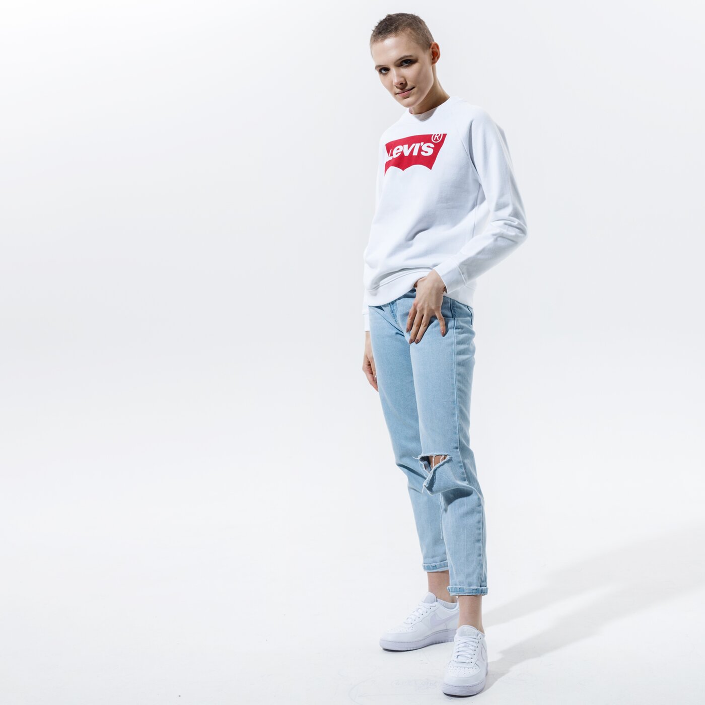 Дамски суичър LEVI'S СУИТЧЪР RELAXED GRAPHIC CREW 29717-0014 цвят бял